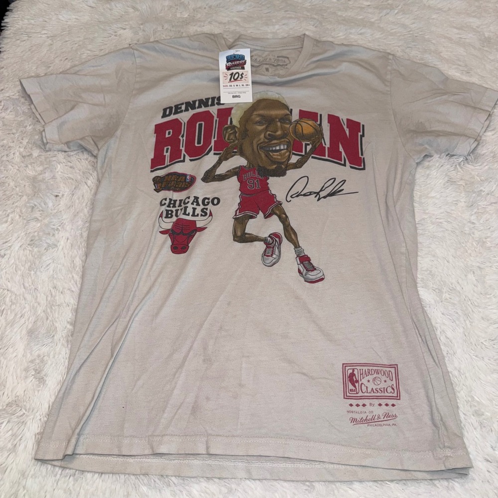 Mitchell & Ness Dennis Rodman T-Shirt Mens M Cream Good Caricature Bulls NBA
